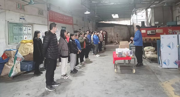 用心去孝敬，用愛去感恩--孝心無疆，愛滿廣有|廣有五金&東莞合頁