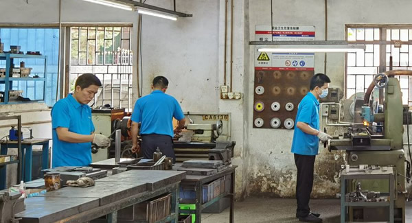 “平、直、順”重塑長合頁連接標(biāo)準(zhǔn)，賦能精密設(shè)備高效開合|廣有五金&東莞合頁?