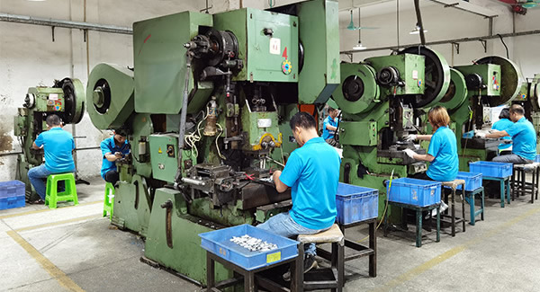 25年只琢磨一件事——讓“開合”這件事，順到?jīng)]存在感|廣有五金&東莞合頁?