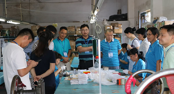 雙節(jié)致信 | 以“月光為禮，國慶作伴”致敬新老客戶的溫暖|廣有五金&東莞合頁?